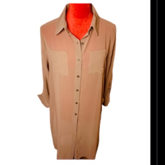 NWT SHEER BUTTON DOWN COLLAR LONGLINE TOP - Picture 4 of 10